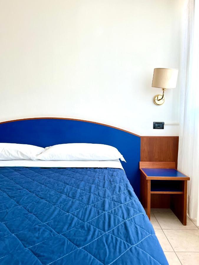 Hotel B&B Montecarlo Milano Marittima Extérieur photo
