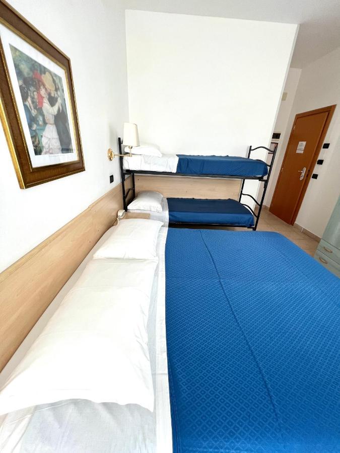Hotel B&B Montecarlo Milano Marittima Extérieur photo