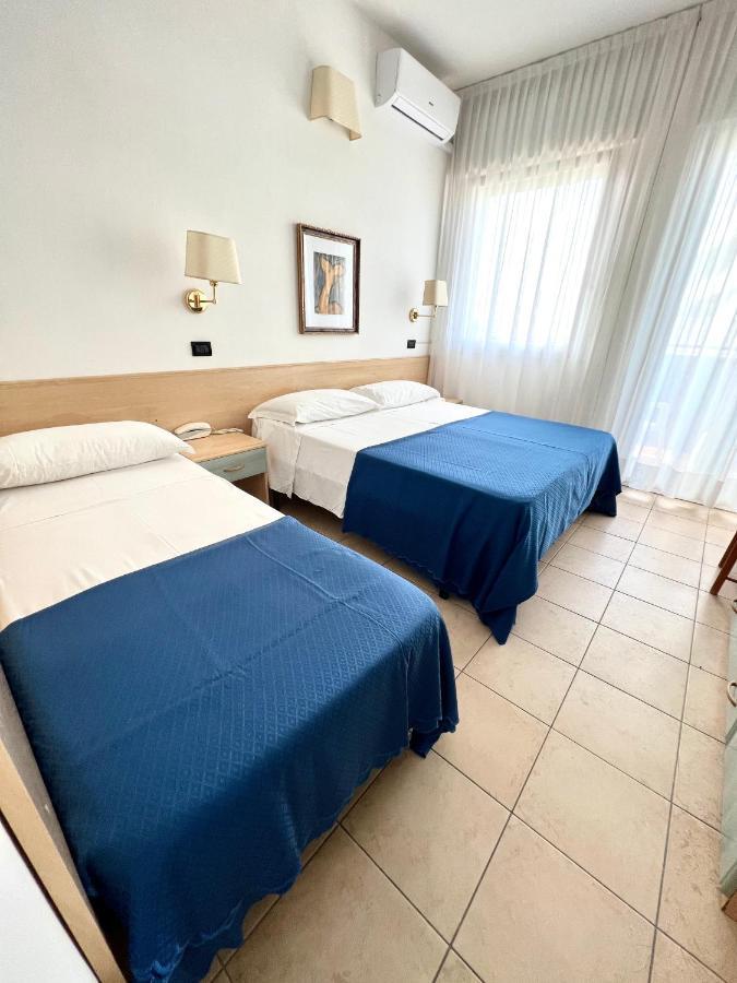 Hotel B&B Montecarlo Milano Marittima Extérieur photo