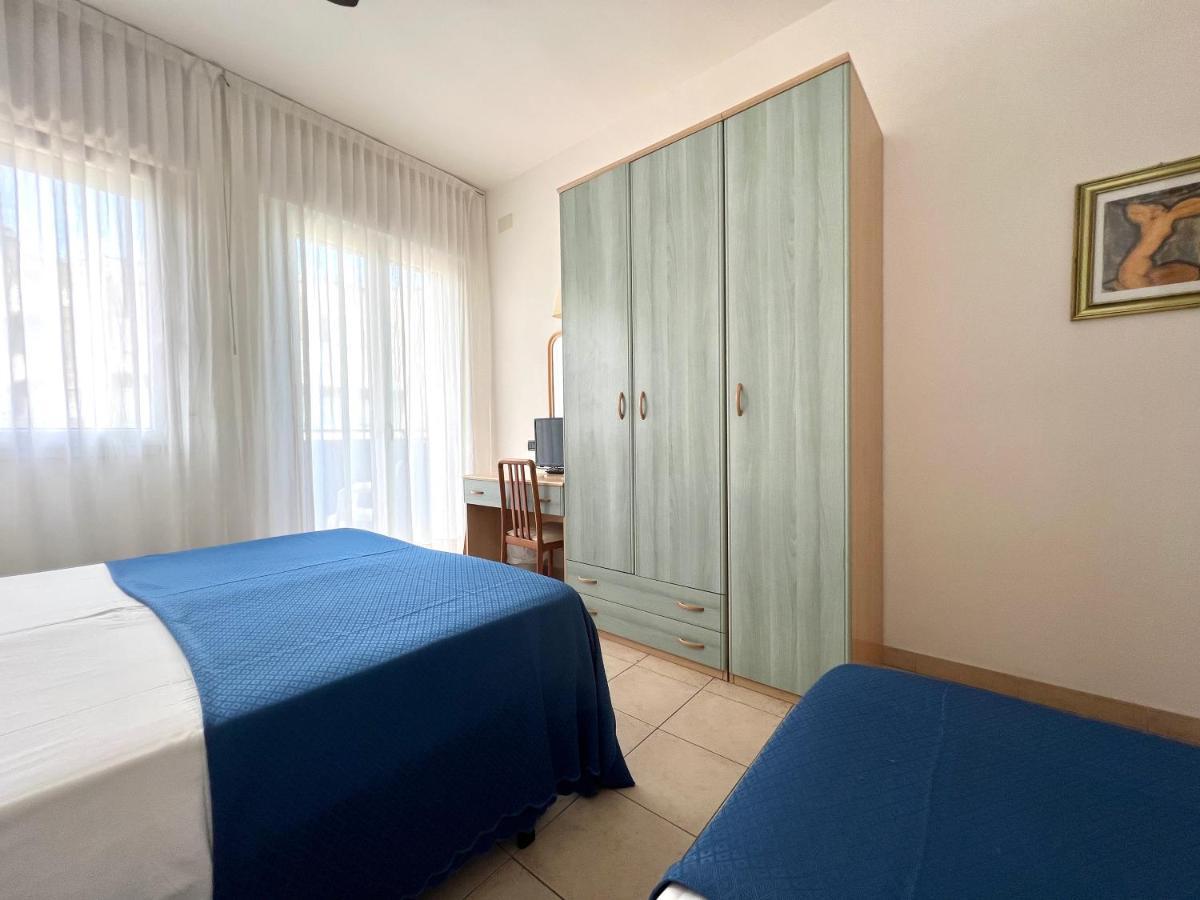 Hotel B&B Montecarlo Milano Marittima Extérieur photo