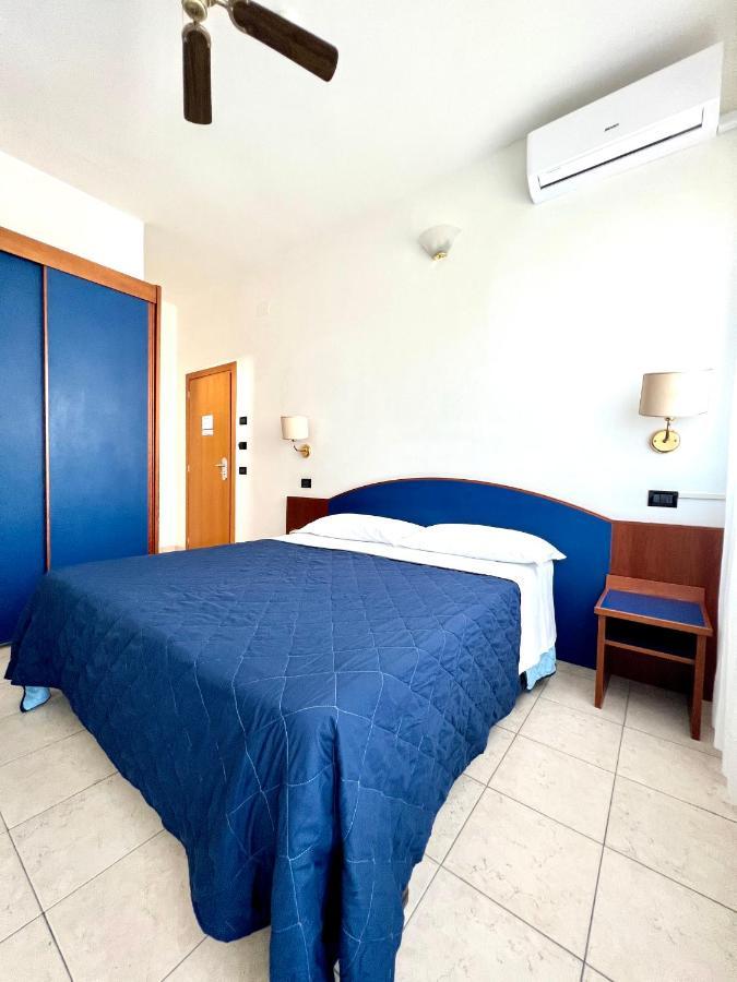 Hotel B&B Montecarlo Milano Marittima Extérieur photo