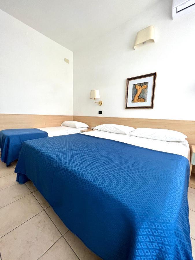 Hotel B&B Montecarlo Milano Marittima Extérieur photo