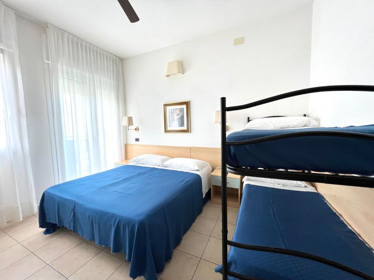 Hotel B&B Montecarlo Milano Marittima Extérieur photo