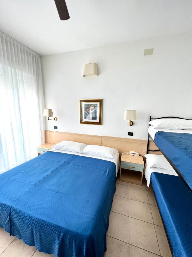 Hotel B&B Montecarlo Milano Marittima Extérieur photo