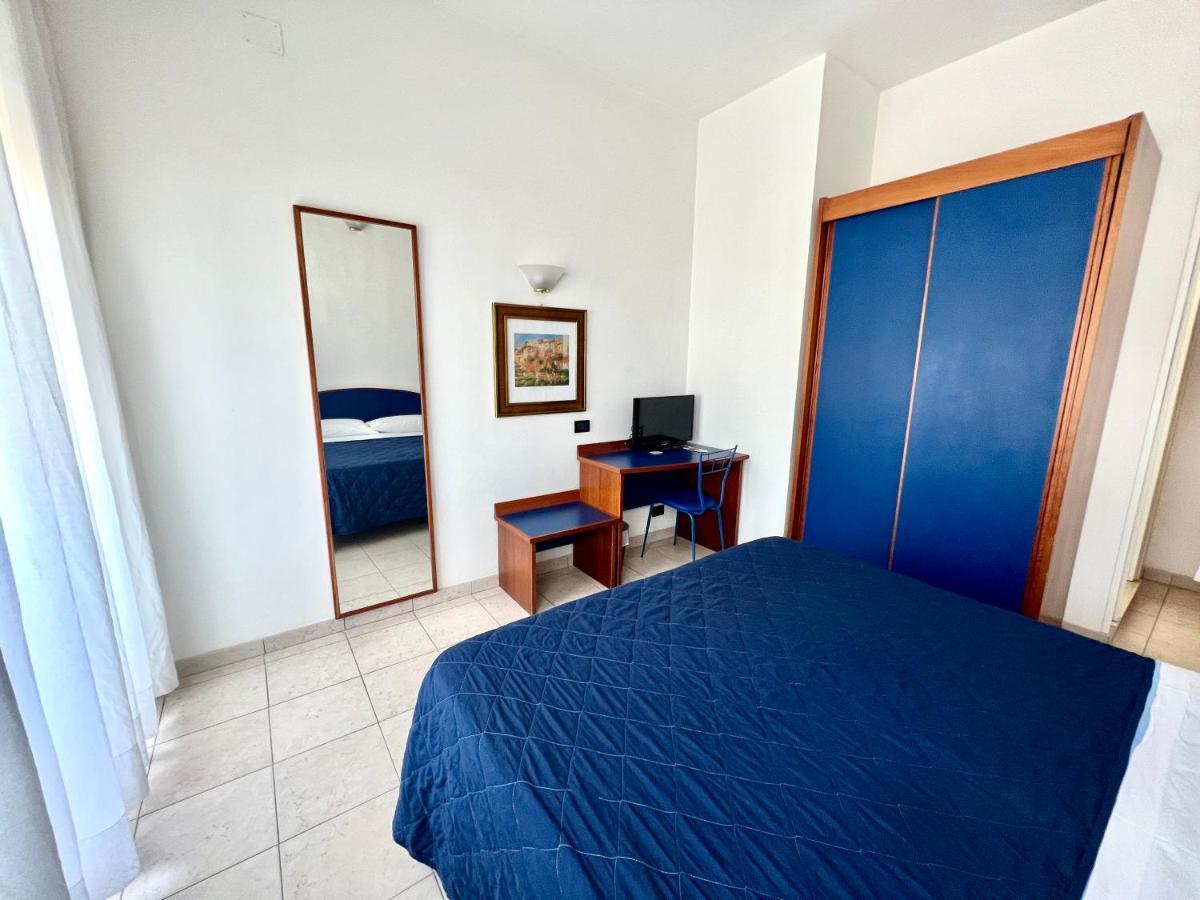 Hotel B&B Montecarlo Milano Marittima Extérieur photo