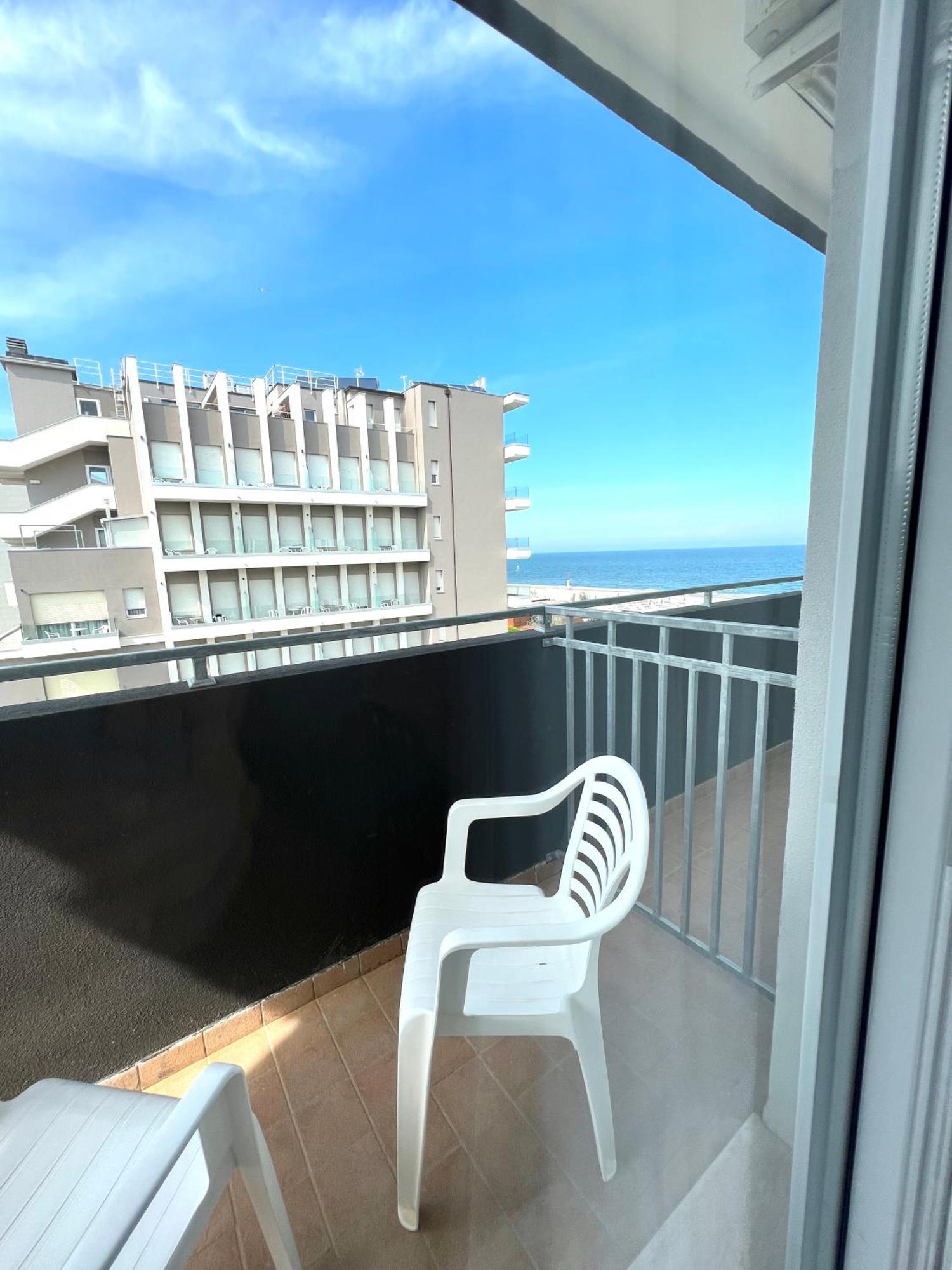 Hotel B&B Montecarlo Milano Marittima Extérieur photo