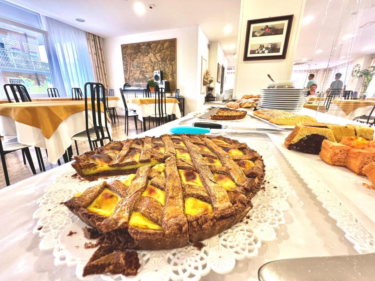Hotel B&B Montecarlo Milano Marittima Extérieur photo