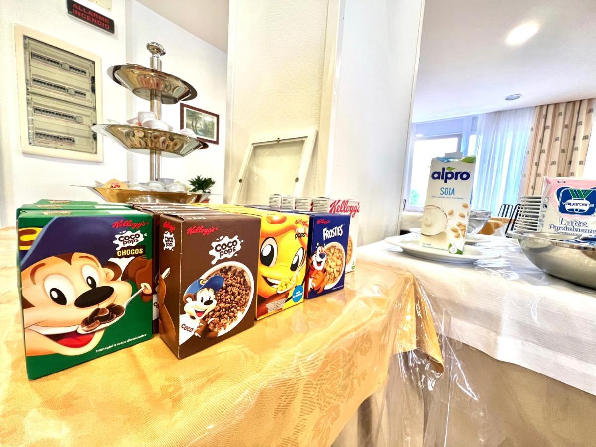 Hotel B&B Montecarlo Milano Marittima Extérieur photo