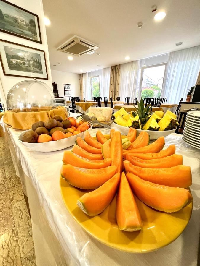 Hotel B&B Montecarlo Milano Marittima Extérieur photo