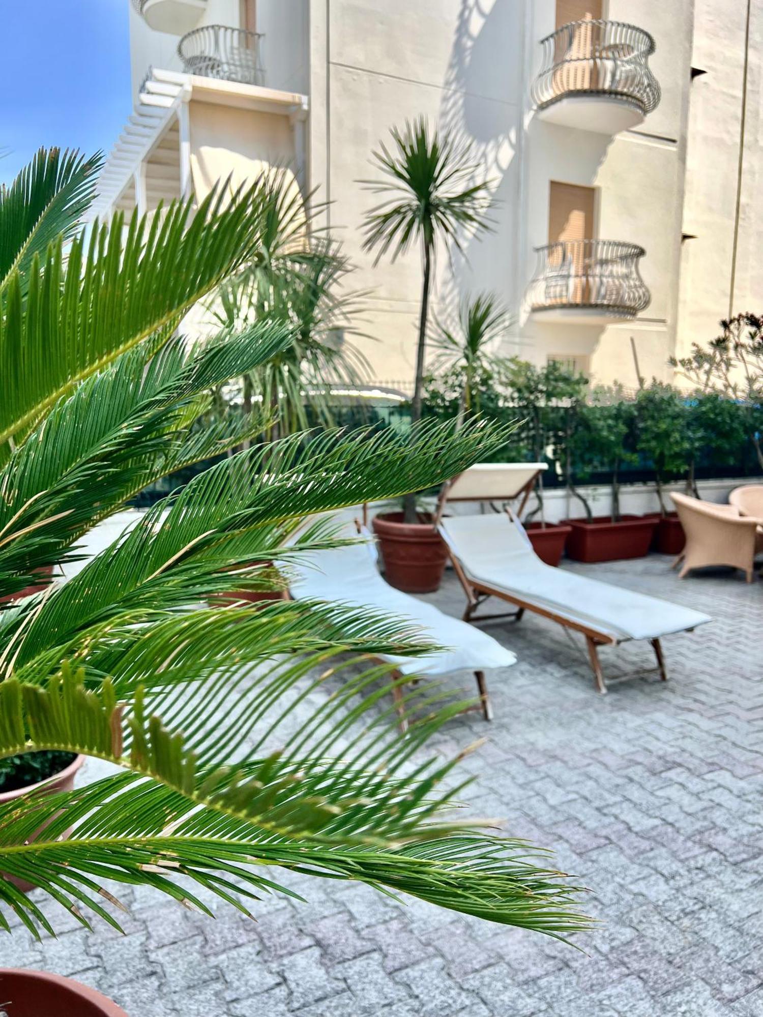 Hotel B&B Montecarlo Milano Marittima Extérieur photo